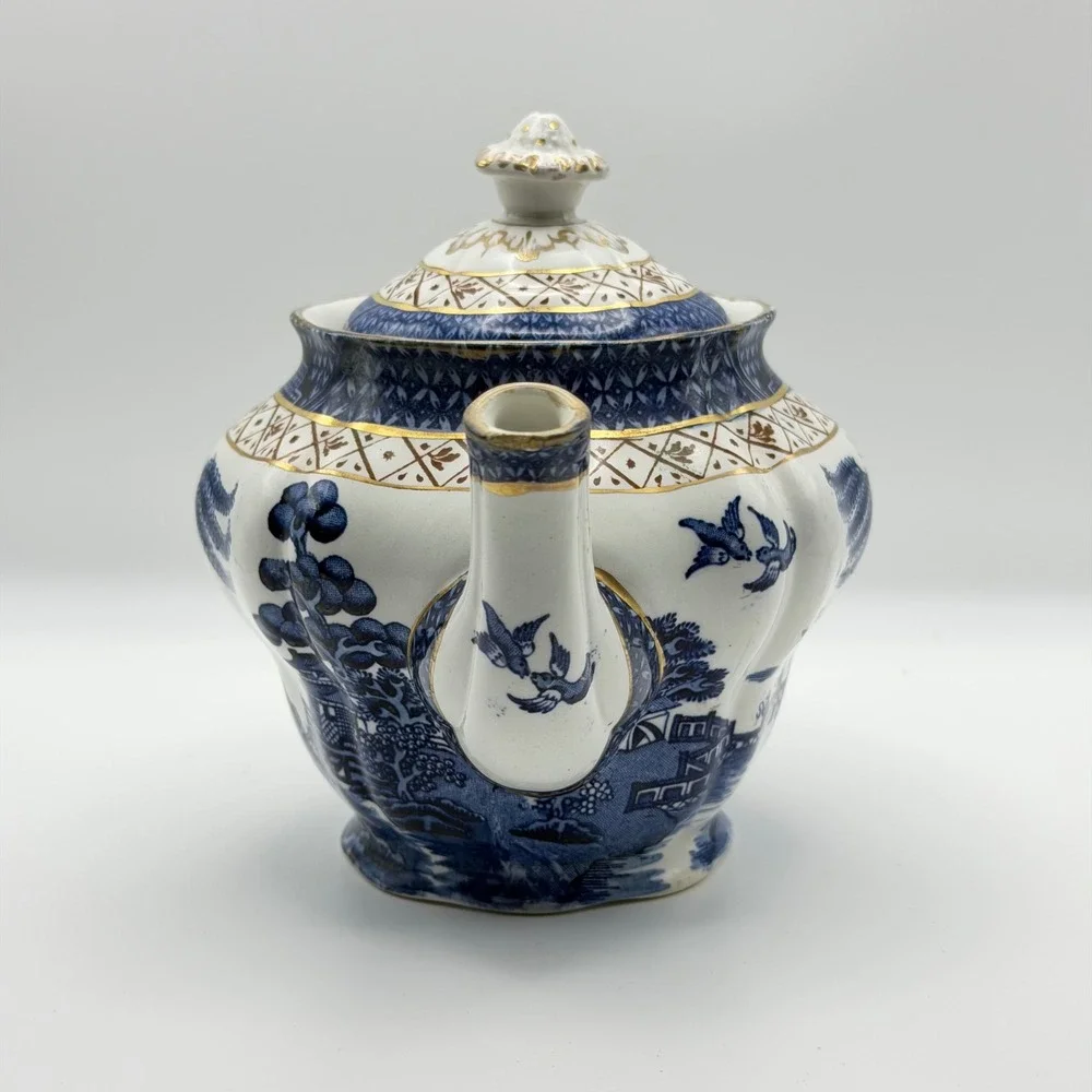 Vintage Booths Real Old Willow A8025 Teapot Blue White Gold Gilt England 6.5